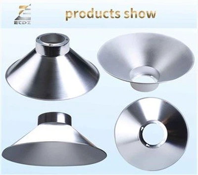 Abajur din aluminiu cu carcasă rotativă